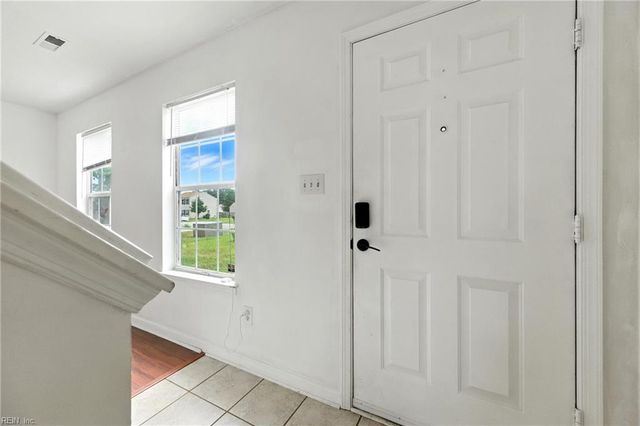 735 Trails LN, Newport News, VA 23608