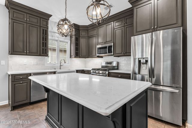 29 Constitution Way, Franklin Twp, NJ 08873