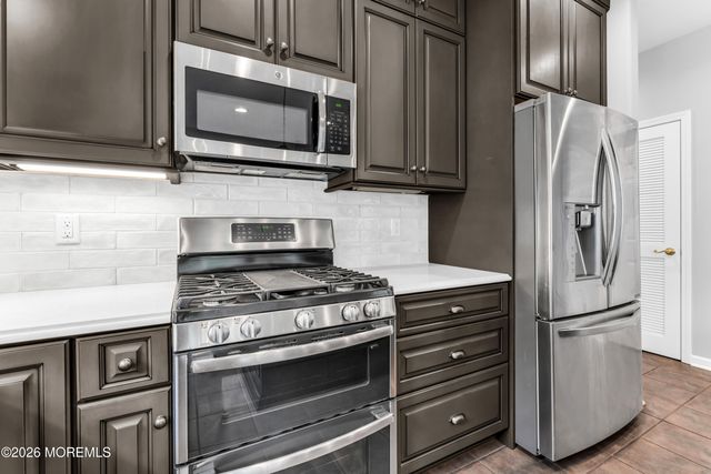 29 Constitution Way, Franklin Twp, NJ 08873