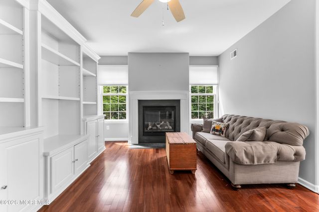 29 Constitution Way, Franklin Twp, NJ 08873