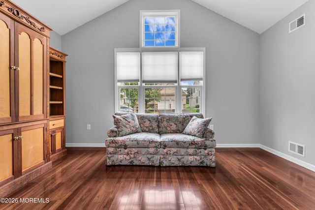29 Constitution Way, Franklin Twp, NJ 08873