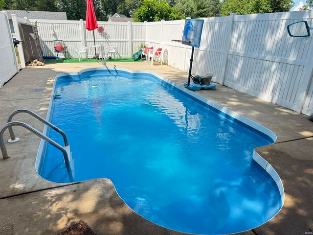 823 Frontier Drive, Rochester, IN 46975