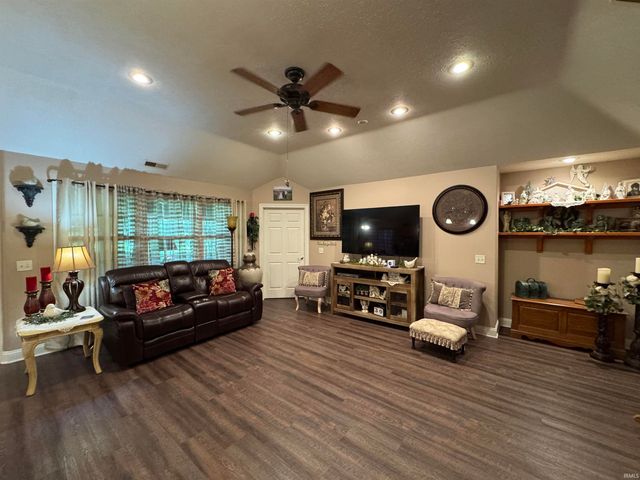 823 Frontier Drive, Rochester, IN 46975