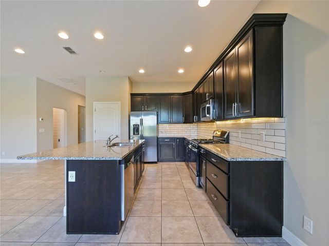 1064 GRAND HILLTOP DRIVE, Apopka, FL 32703