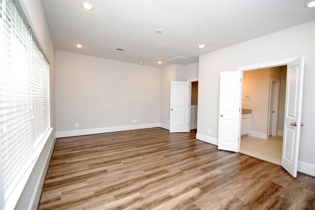 1270 N Post Oak Road A, Houston, TX 77055