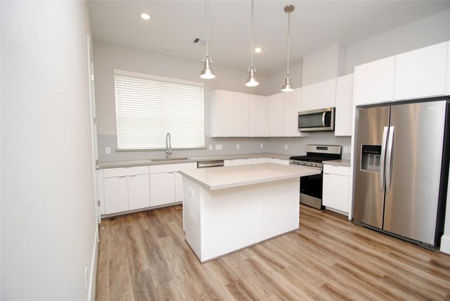 1270 N Post Oak Road A, Houston, TX 77055