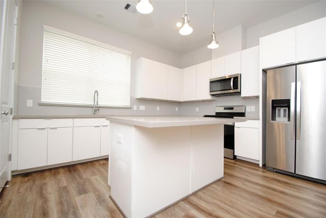 1270 N Post Oak Road A, Houston, TX 77055