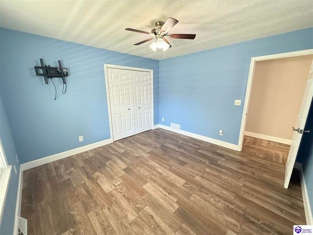 72 Five Oaks Drive, Elizabethtown, KY 42701