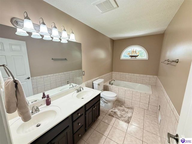 72 Five Oaks Drive, Elizabethtown, KY 42701