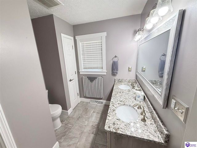 72 Five Oaks Drive, Elizabethtown, KY 42701