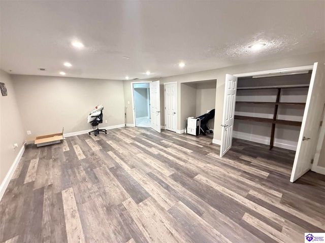 72 Five Oaks Drive, Elizabethtown, KY 42701