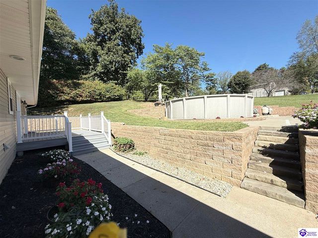 72 Five Oaks Drive, Elizabethtown, KY 42701