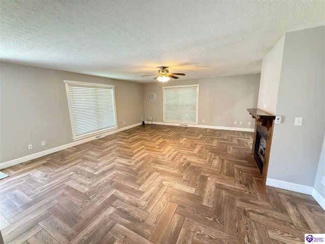 72 Five Oaks Drive, Elizabethtown, KY 42701