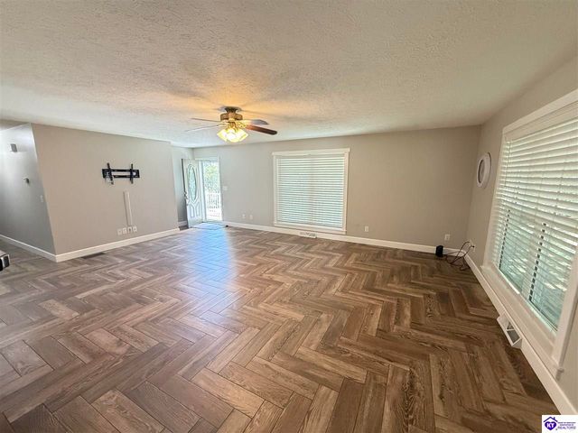 72 Five Oaks Drive, Elizabethtown, KY 42701