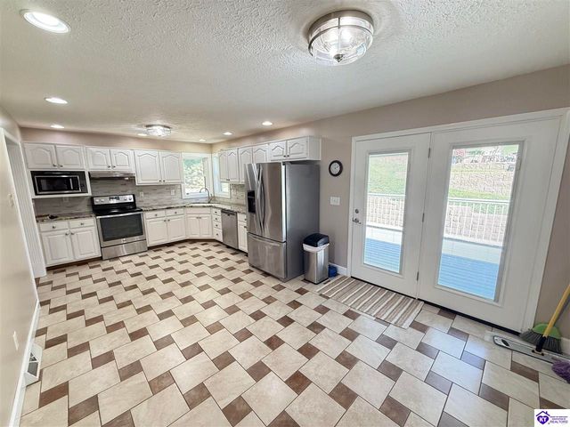 72 Five Oaks Drive, Elizabethtown, KY 42701