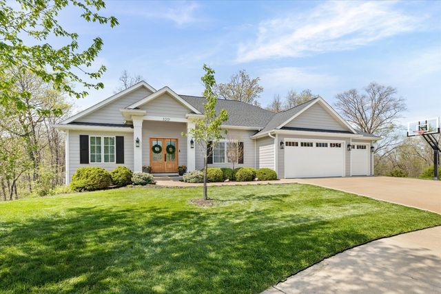5201 CLAYBROOK CT, Columbia, MO 65203