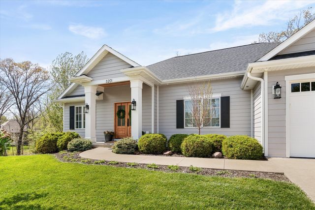 5201 CLAYBROOK CT, Columbia, MO 65203
