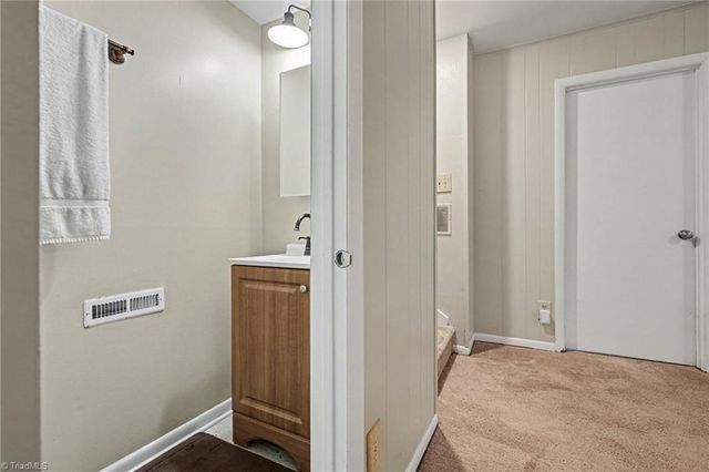 3212 Flanders Court, High Point, NC 27265
