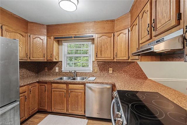 3212 Flanders Court, High Point, NC 27265