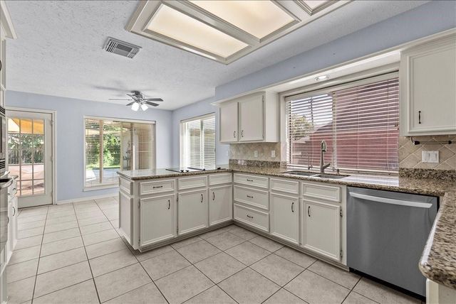 2422 Fairwind Drive, Houston, TX 77062