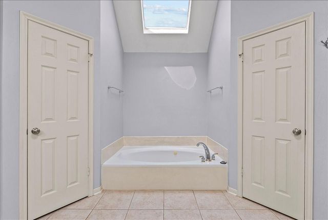 2422 Fairwind Drive, Houston, TX 77062