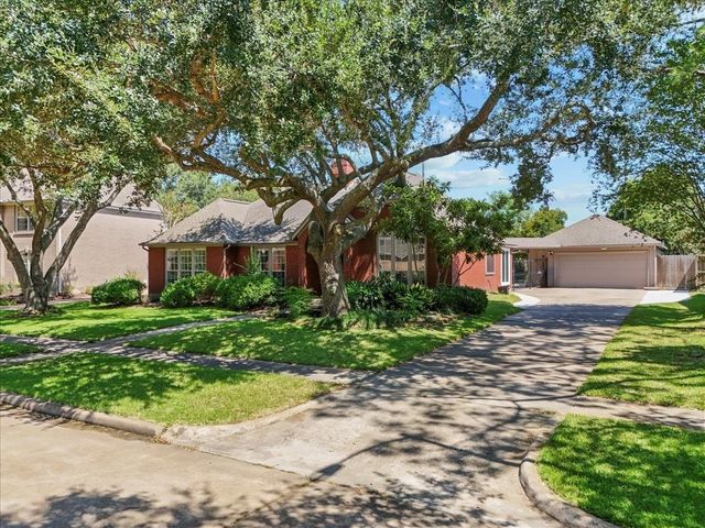 2422 Fairwind Drive, Houston, TX 77062