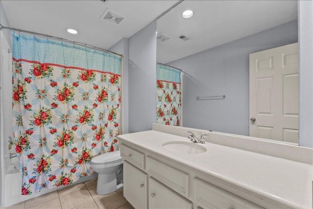 2422 Fairwind Drive, Houston, TX 77062