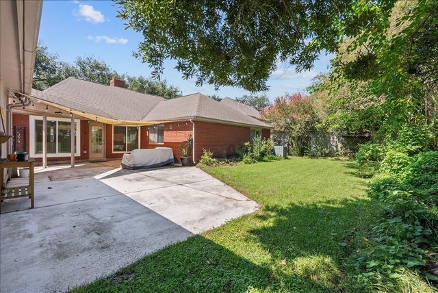 2422 Fairwind Drive, Houston, TX 77062