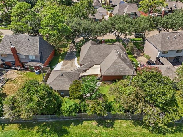 2422 Fairwind Drive, Houston, TX 77062