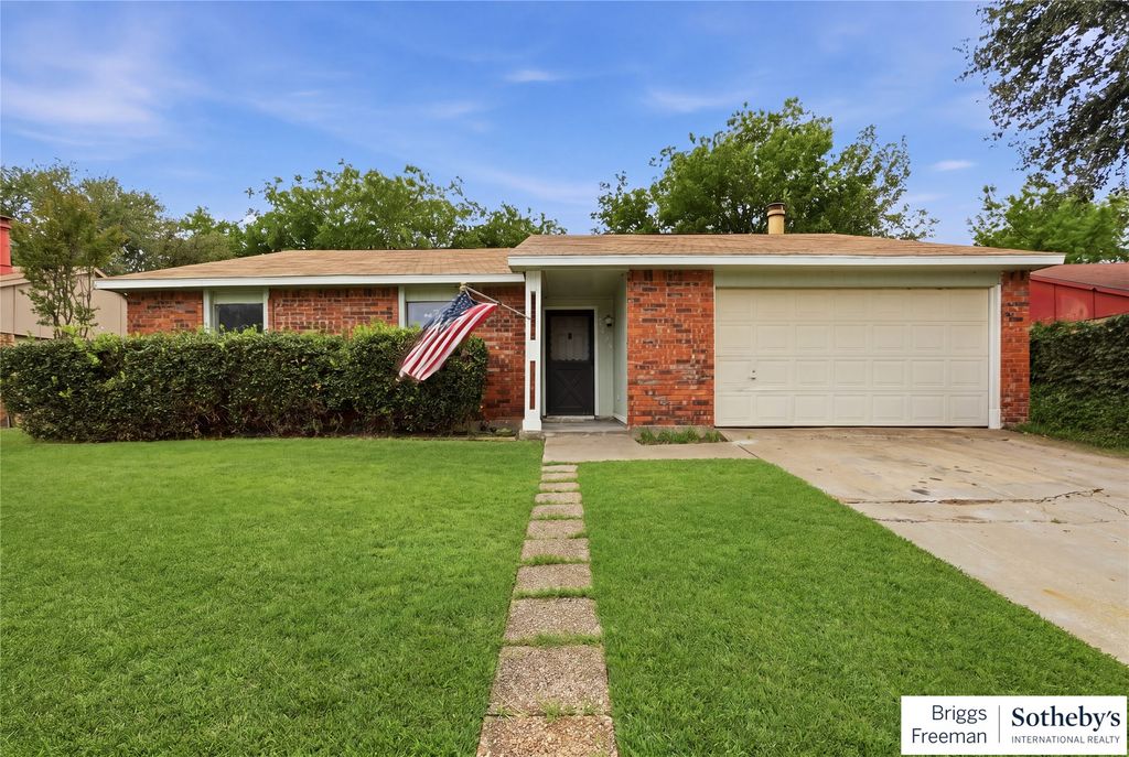 5733 Maiden Lane, Fort Worth, TX 76131