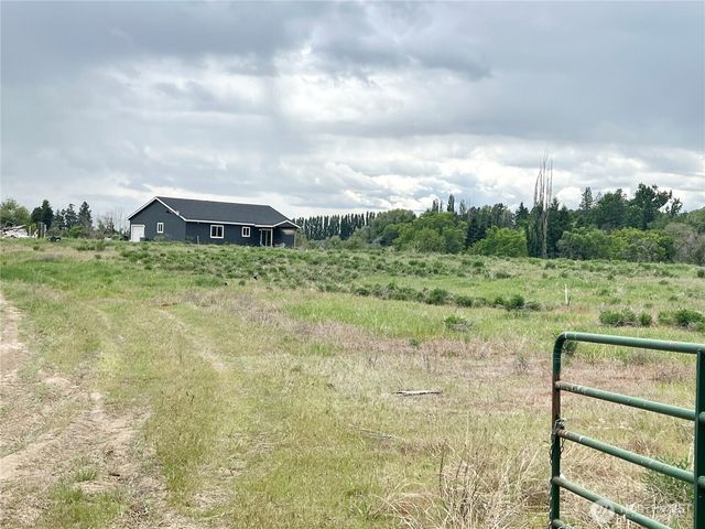 38 Miller Road, Omak, WA 98841