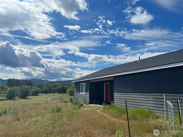 38 Miller Road, Omak, WA 98841