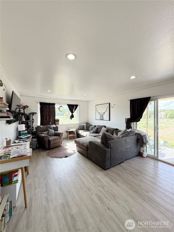 38 Miller Road, Omak, WA 98841