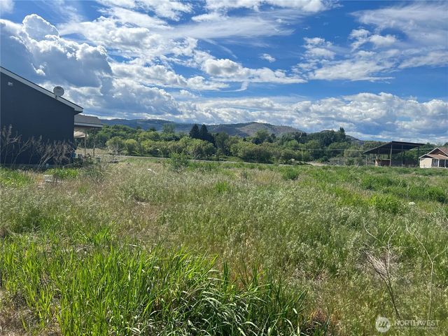 38 Miller Road, Omak, WA 98841