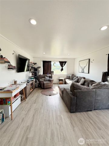 38 Miller Road, Omak, WA 98841