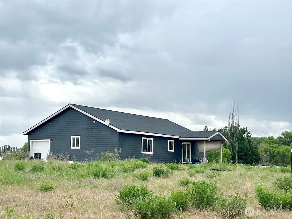 38 Miller Road, Omak, WA 98841