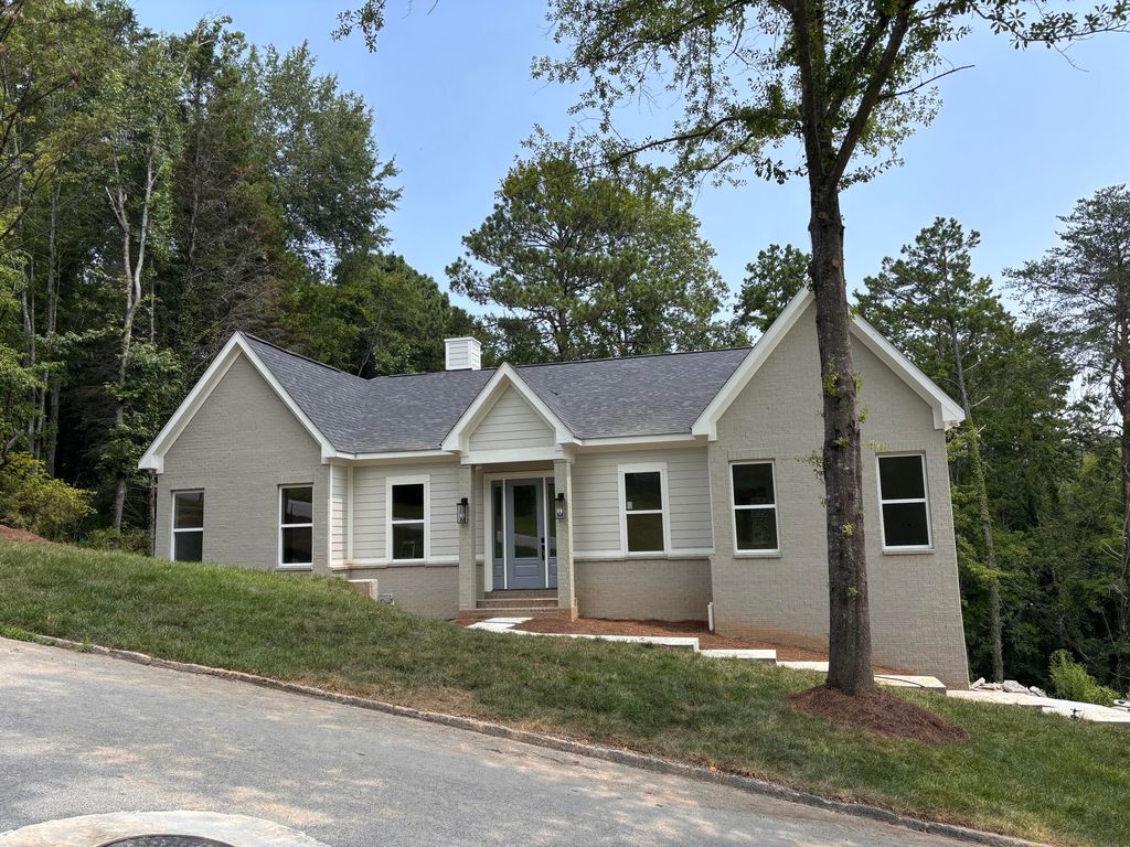 1721 Starboard Drive, Hixson, TN 37343