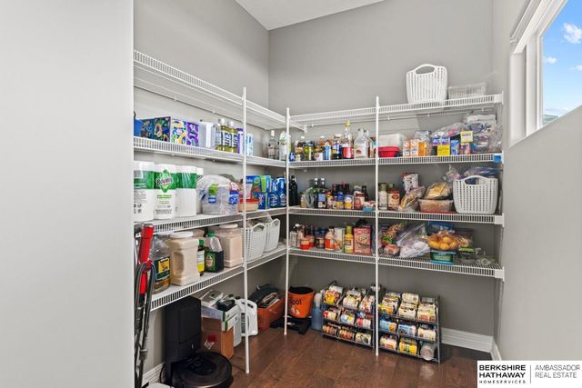 9964 S 105 Avenue, Papillion, NE 68046