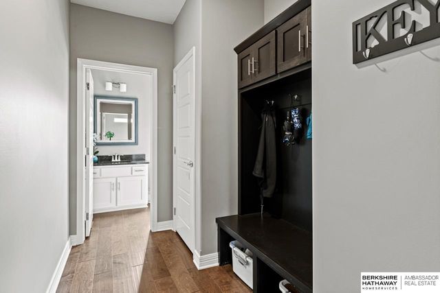 9964 S 105 Avenue, Papillion, NE 68046