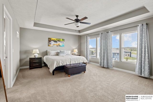 9964 S 105 Avenue, Papillion, NE 68046