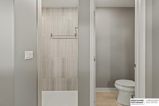 9964 S 105 Avenue, Papillion, NE 68046