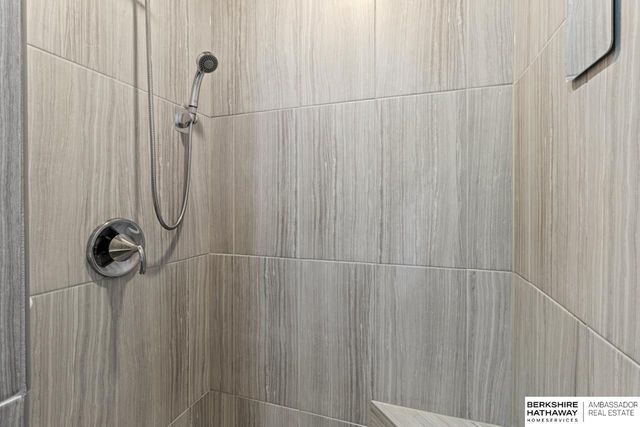 9964 S 105 Avenue, Papillion, NE 68046