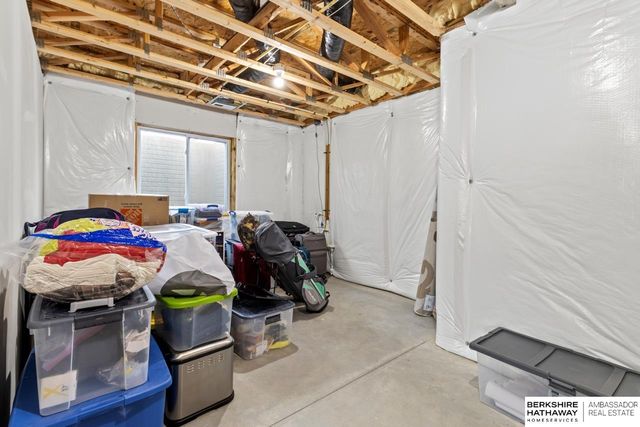 9964 S 105 Avenue, Papillion, NE 68046