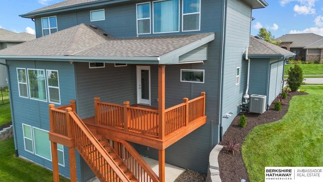 9964 S 105 Avenue, Papillion, NE 68046