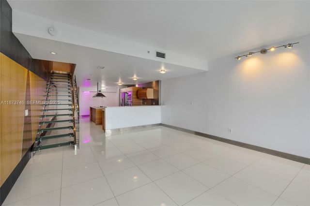 2950 NE 188th St 302, Aventura, FL 33180