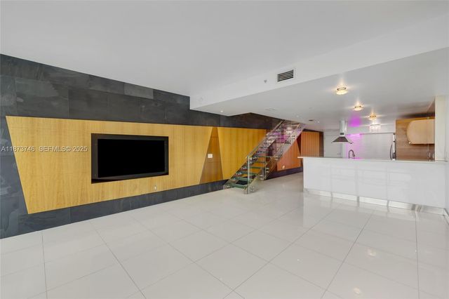 2950 NE 188th St 302, Aventura, FL 33180