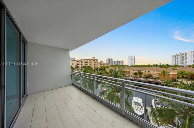 2950 NE 188th St 302, Aventura, FL 33180