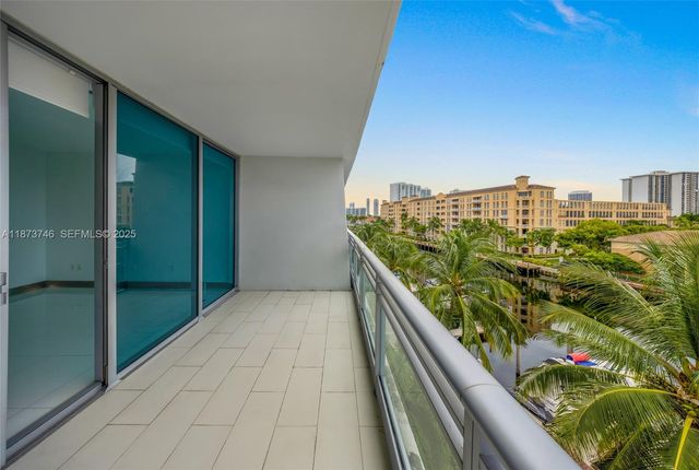 2950 NE 188th St 302, Aventura, FL 33180