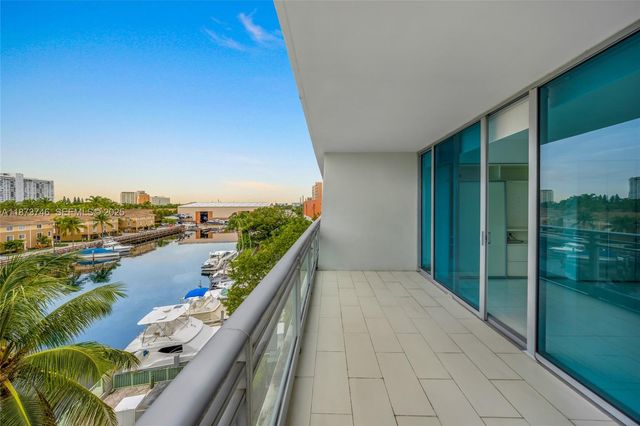 2950 NE 188th St 302, Aventura, FL 33180