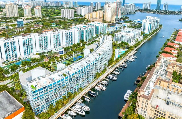 2950 NE 188th St 302, Aventura, FL 33180